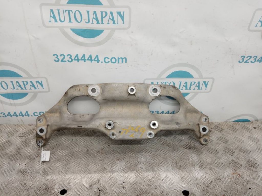 50680-TL1-E00 | Кріплення балки підвіски ACURA TSX 08-14