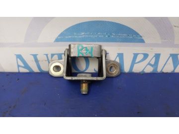Петля кришки багажника прав. NISSAN TIIDA/VERSA C11 04-11