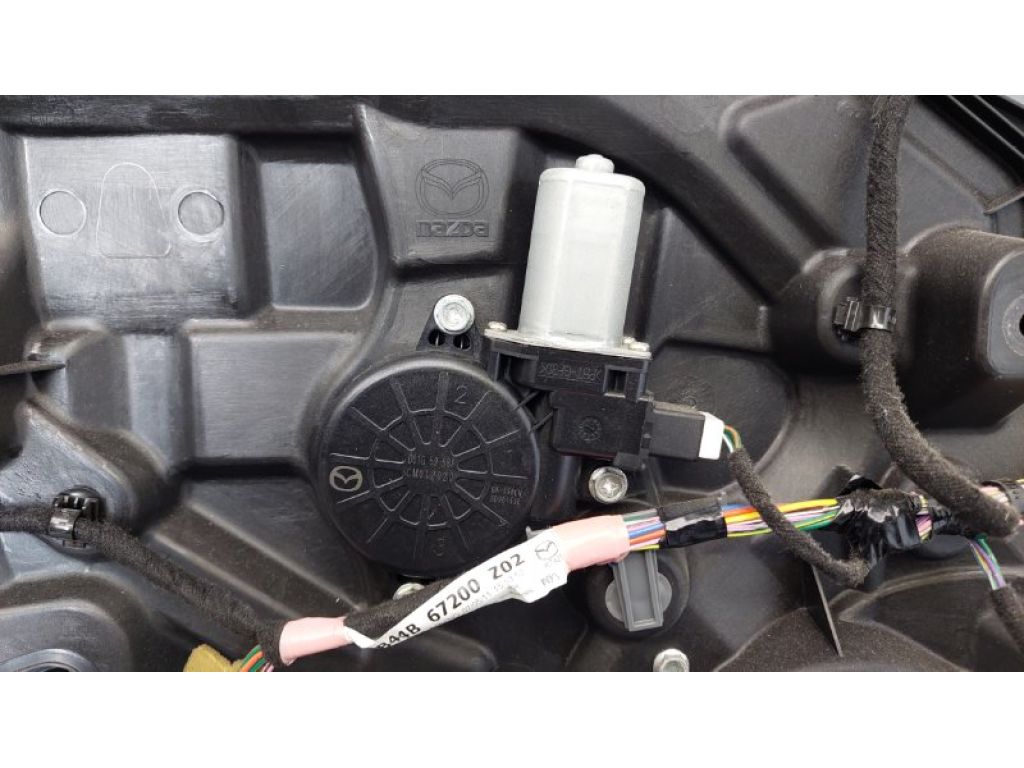 BBM4-59-590C | Стеклоподъемник передн. лев. MAZDA 3 BL 09-13