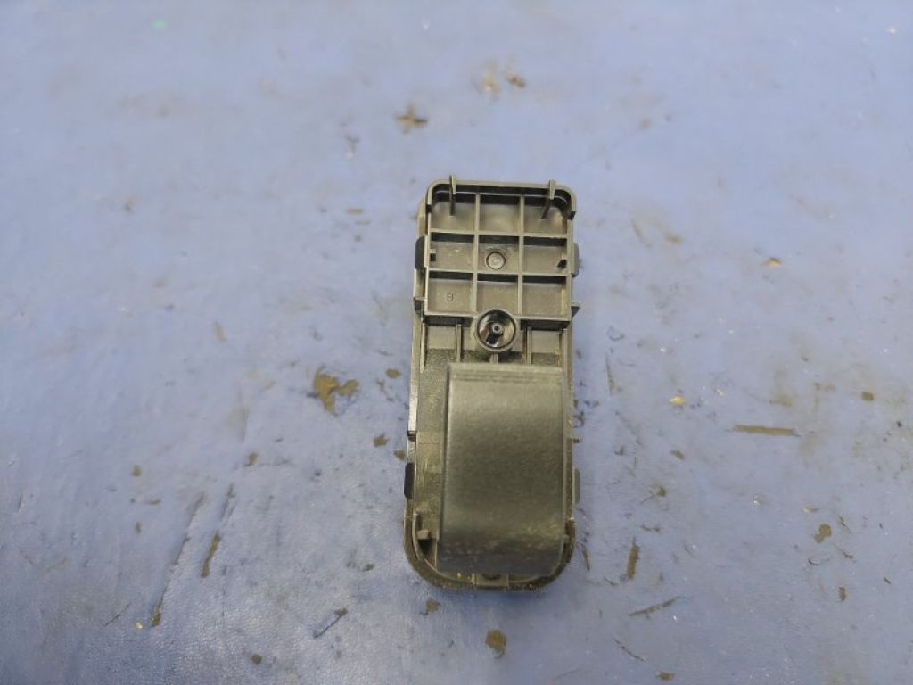 BBM2-66-370 | Кнопка стеклоподъемника задн. лев. MAZDA 3 BL 09-13 - Фото 2