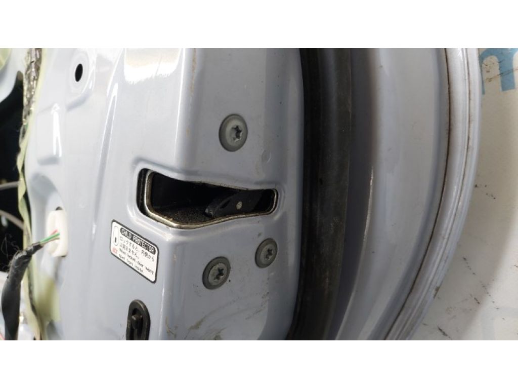 69050-47070 | Замок двері задн. прав. TOYOTA PRIUS - 30 09-17