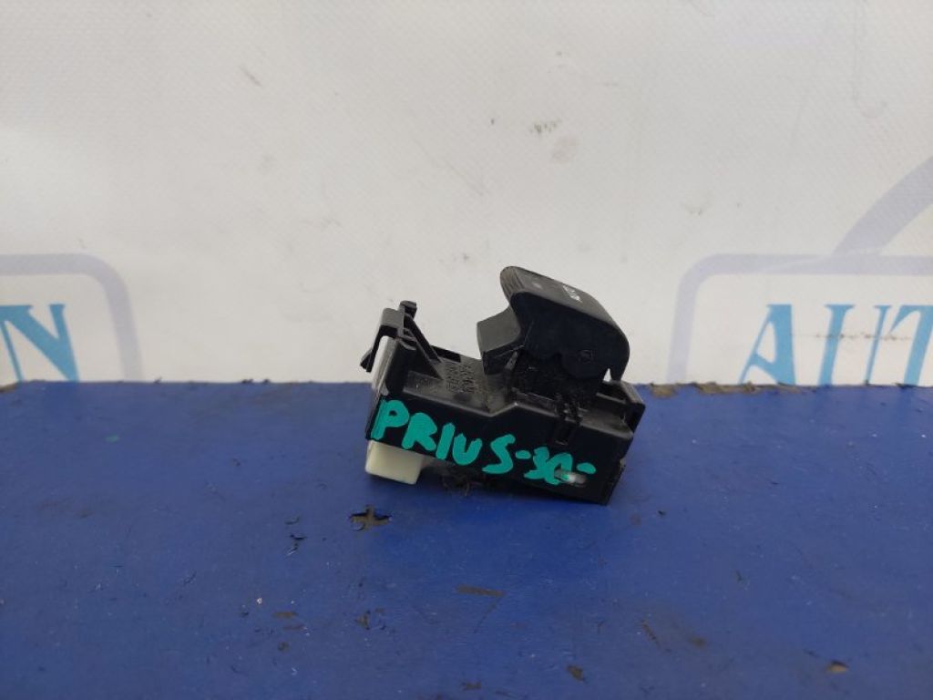 84810-33120 | Кнопка стеклоподъемника задн. прав. TOYOTA PRIUS - 30 09-17