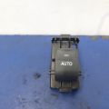 84810-33120 | Кнопка стеклоподъемника задн. прав. TOYOTA PRIUS - 30 09-17 - Превью 2