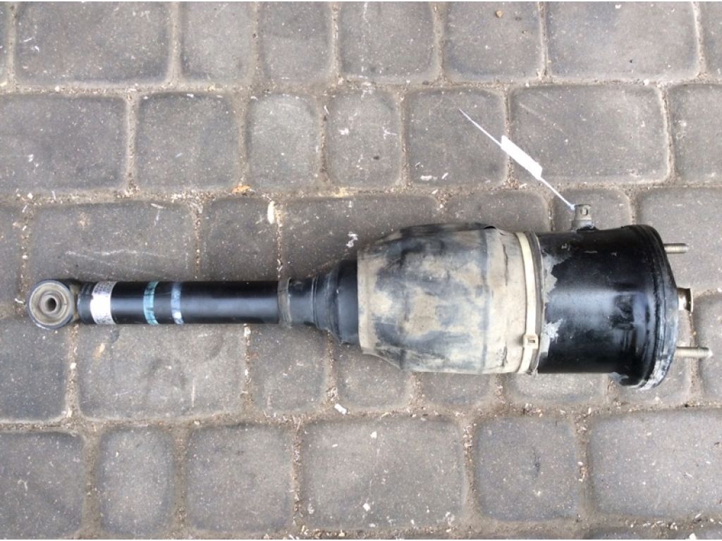 48010-50130 | Амортизатор передн. прав. LEXUS LS430 00-06