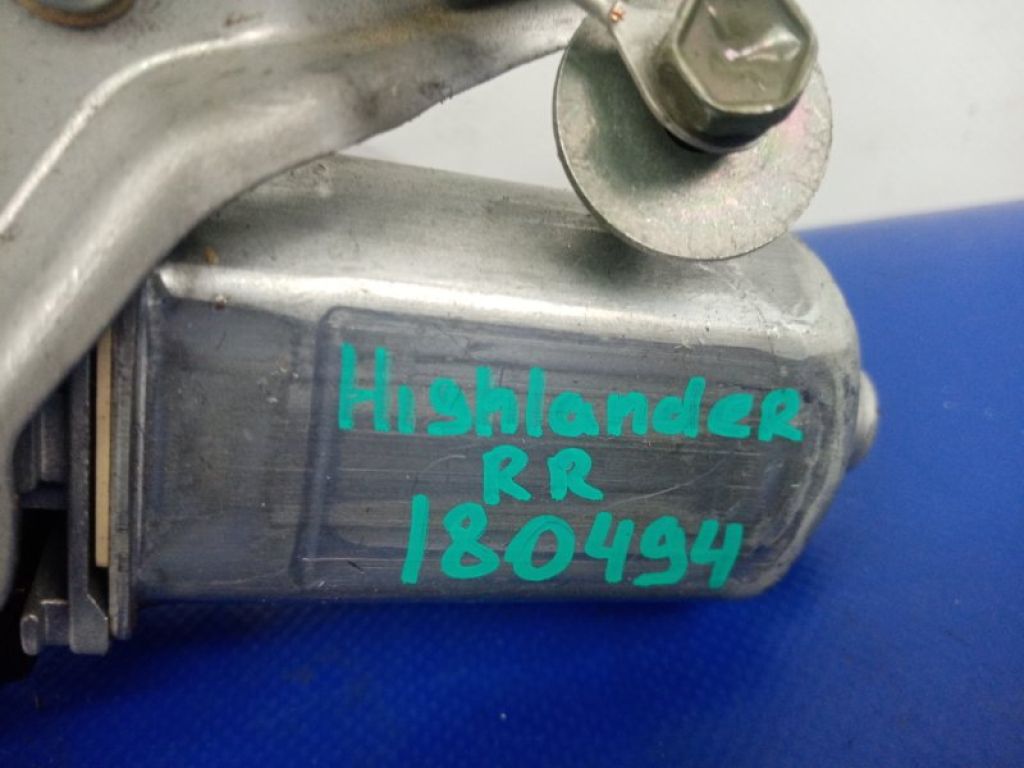 85130-48020 | Моторчик стеклоочистителя задн. TOYOTA HIGHLANDER 01-07 - Фото 2