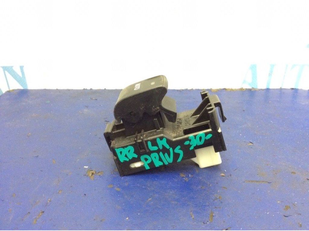 84810-33120 | Кнопка стеклоподъемника задн. лев. TOYOTA PRIUS - 30 09-17