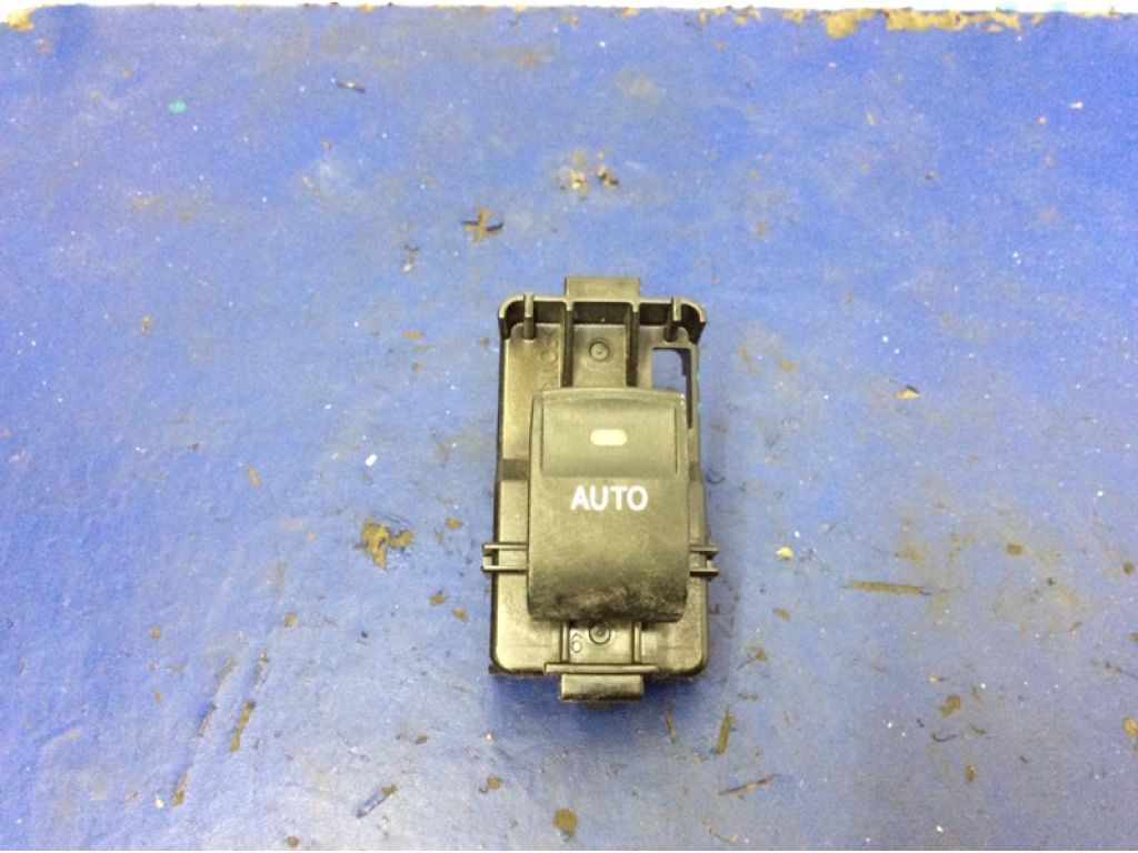 84810-33120 | Кнопка стеклоподъемника задн. лев. TOYOTA PRIUS - 30 09-17 - Фото 2