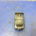 84810-33120 | Кнопка стеклоподъемника задн. лев. TOYOTA PRIUS - 30 09-17 - Превью 2