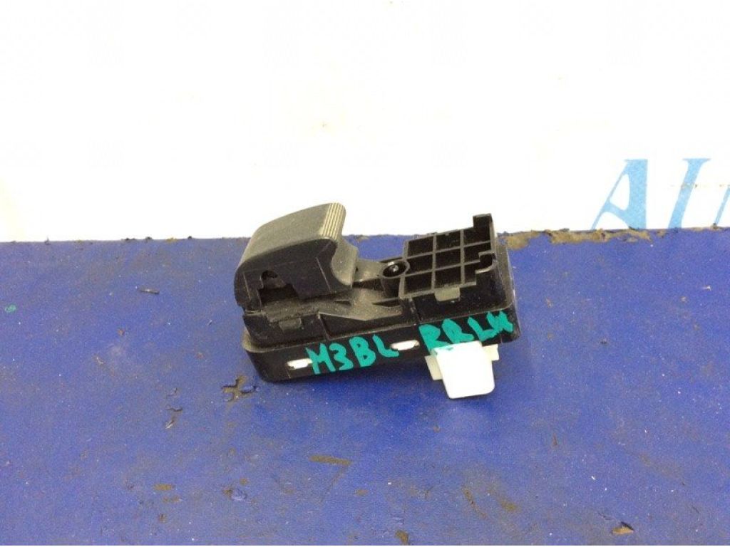 BBM2-66-370 | Кнопка стеклоподъемника задн. лев. MAZDA 3 BL 09-13
