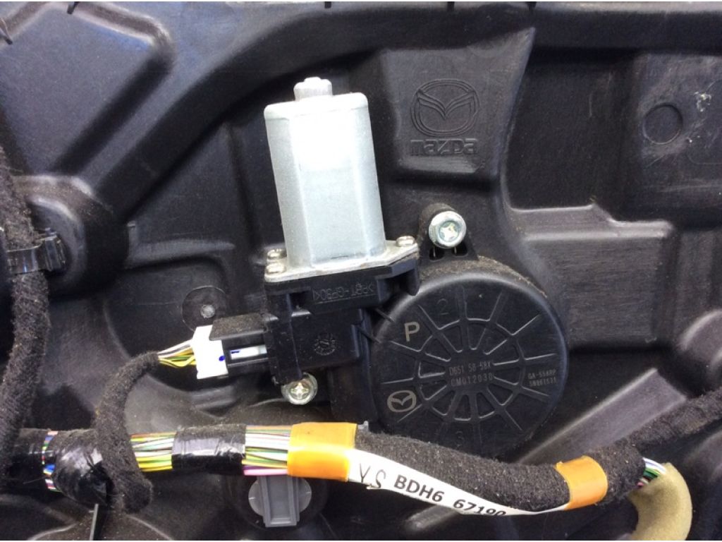 D01G-58-58XB | Склопідйомник передн. прав. MAZDA 3 BL 09-13