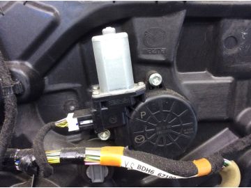 Склопідйомник передн. прав. MAZDA 3 BL 09-13