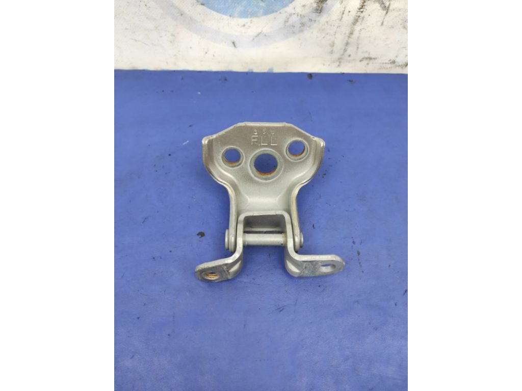 60079SG011 | Петля двері нижня передн. лів. SUBARU FORESTER 12-19 - Фото 2