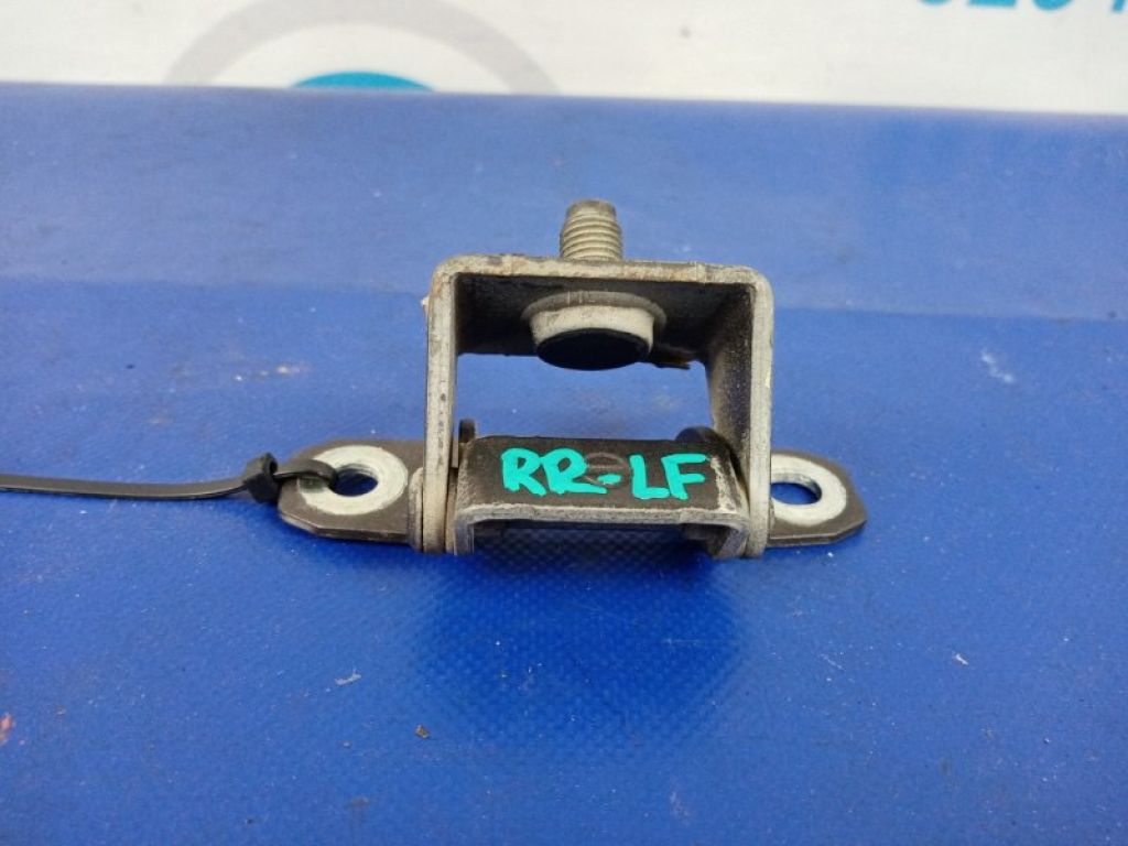 90400-ED00A | Петля кришки багажника прав. NISSAN TIIDA/VERSA C11 04-11