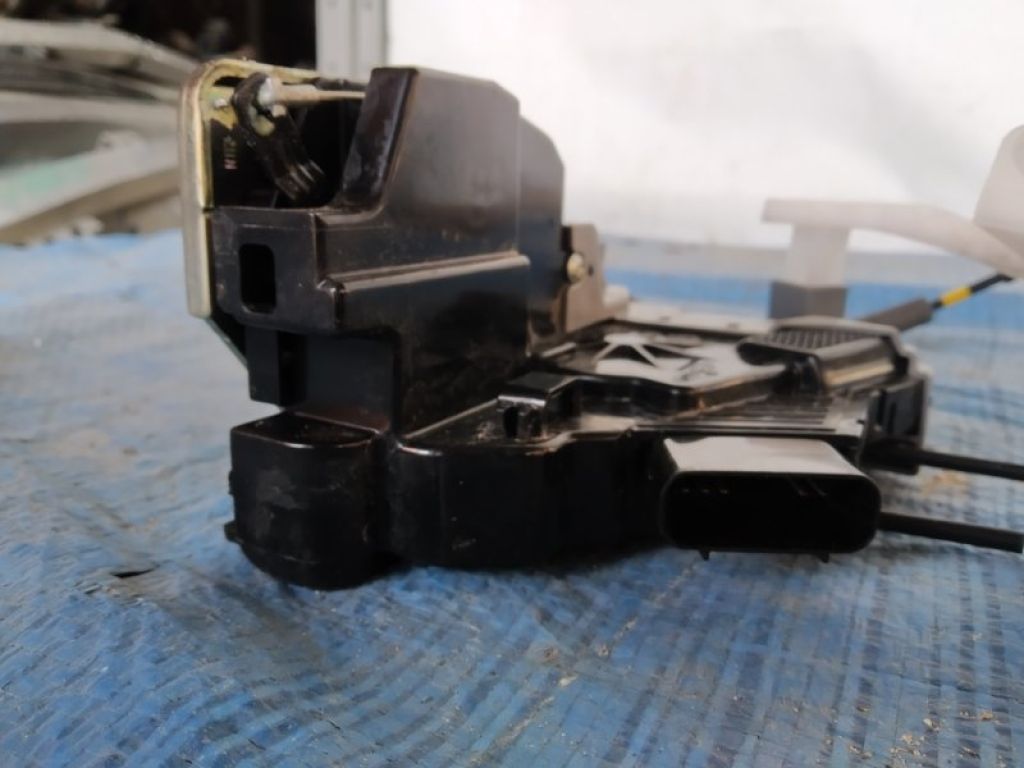 81420-C5000 | Замок двері задн. прав. KIA SORENTO UM 14- - Фото 4