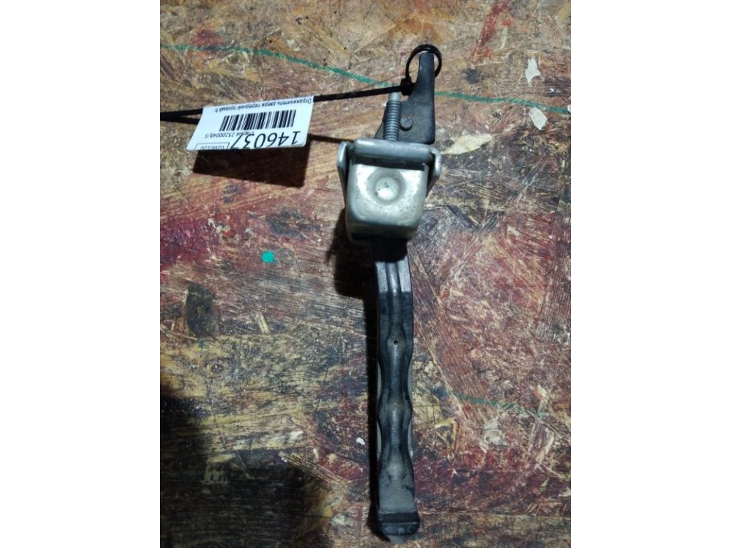 CP9Z-5823500-A | Ограничитель двери передн. прав. FORD FOCUS 10-18 - Фото 3