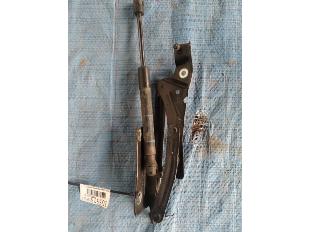 BBM4-52-710A | Петля кришки багажника прав. MAZDA 3 BL 09-13