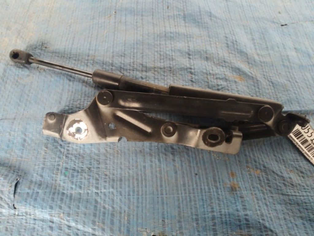 BBM4-52-710A | Петля кришки багажника прав. MAZDA 3 BL 09-13 - Фото 3