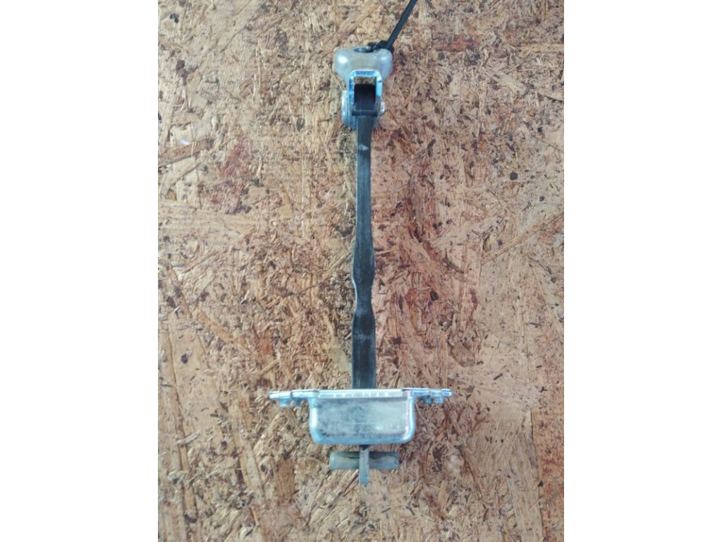81830-57L01 | Обмежувач дверей задн. лів. SUZUKI SX4 06-13