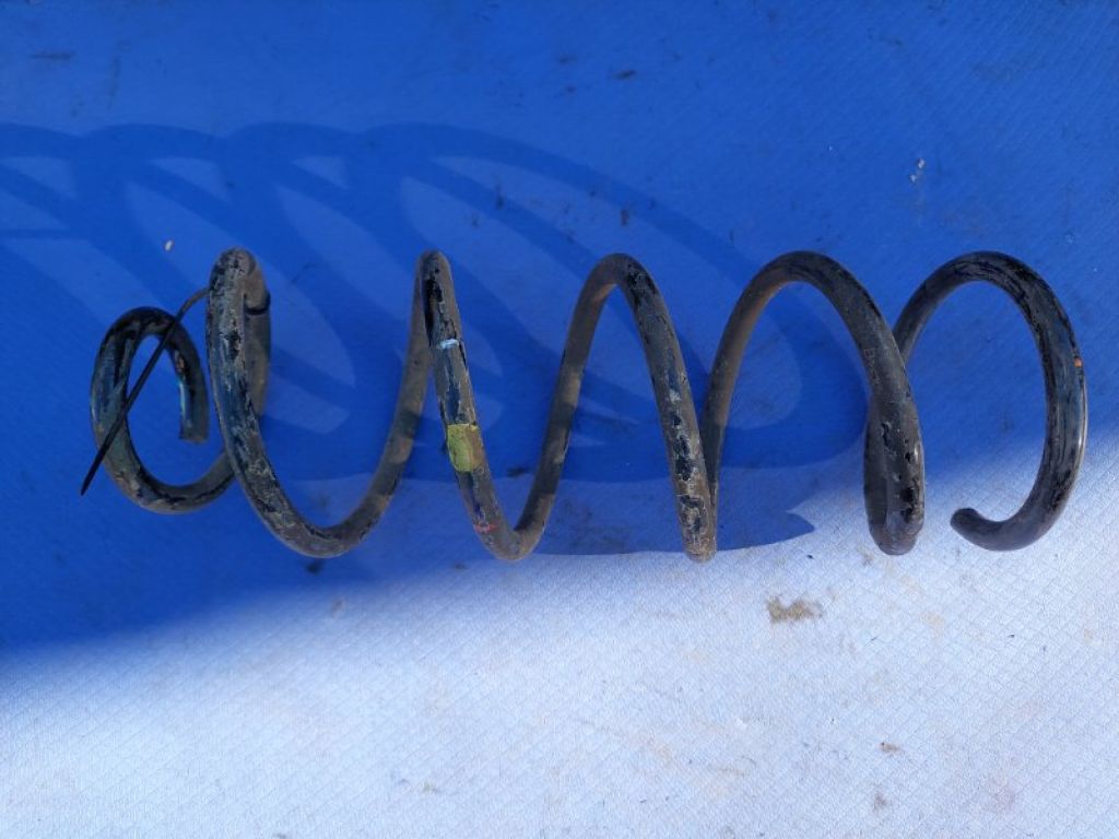 BJS9-28-011 | Пружина задней подвески MAZDA 3 BM 13-19