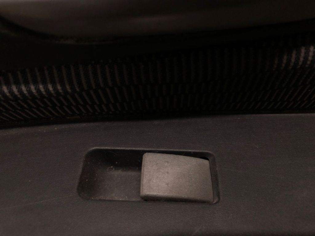 B32H-66-370 | Кнопка стеклоподъемника передн. прав. MAZDA 3 BK 03-08
