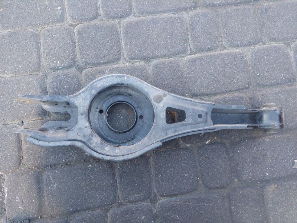 55220-C2100 | Важіль задньої підвіски нижній поперечний прав. HYUNDAI SONATA LF 2014-