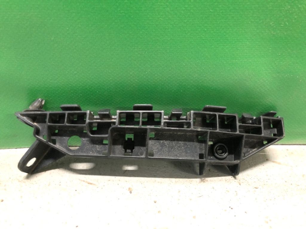 71193-TX4-A02 | Кронштейн переднього бампера прав. ACURA RDX 12-19