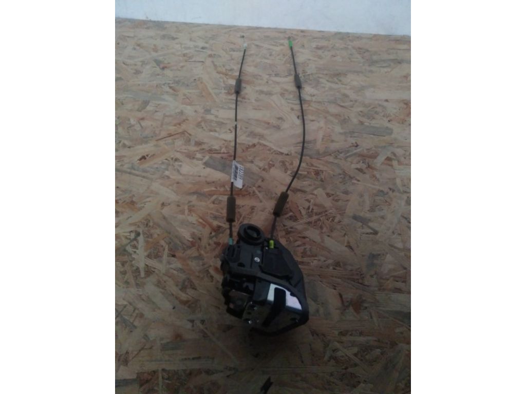 69050-06100 | Замок двері задн. прав. TOYOTA CAMRY 40 06-11