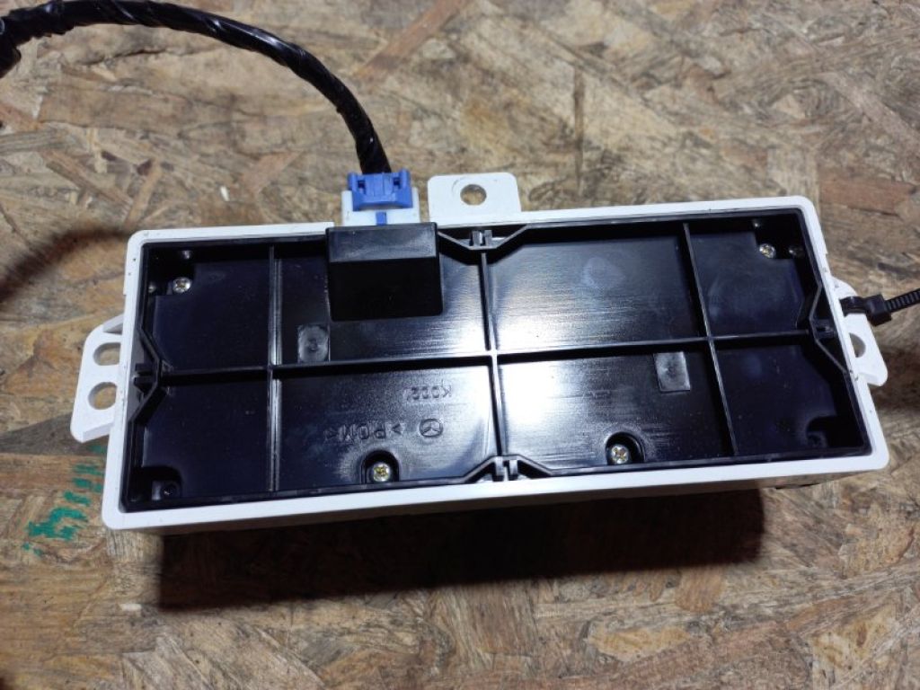 TD11-61-325D | Блок управления печкой задн. MAZDA CX-9 06-16 - Фото 4