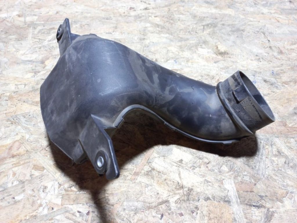 CY01-13-Z02C | Воздухозаборник MAZDA CX-9 06-16 - Фото 2