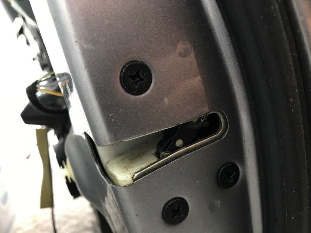 BCS4-58-310D | Замок двері передн. прав. MAZDA 3 BL 09-13