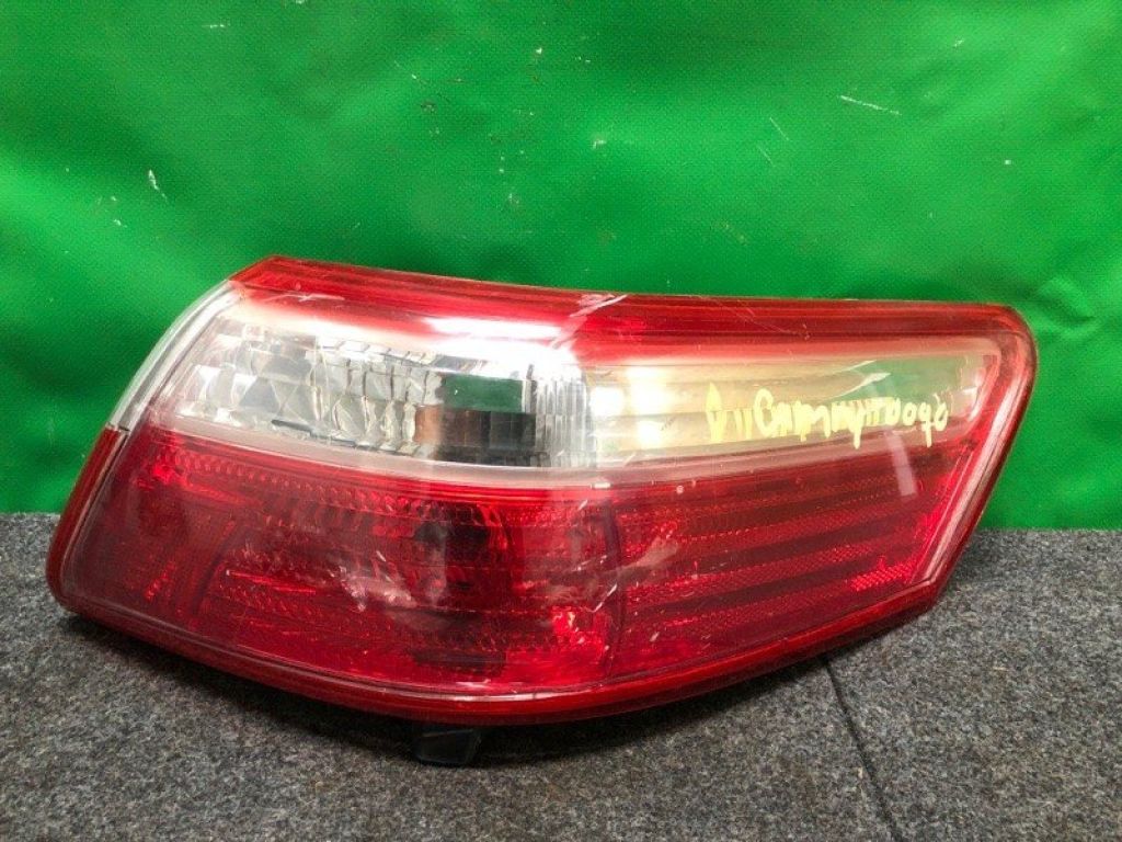 81550-06240 | Фонарь наружный задн. прав. TOYOTA CAMRY 40 06-11