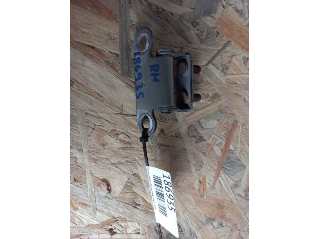 68810-52060 | Петля крышки багажника задн. прав. TOYOTA HIGHLANDER 01-07