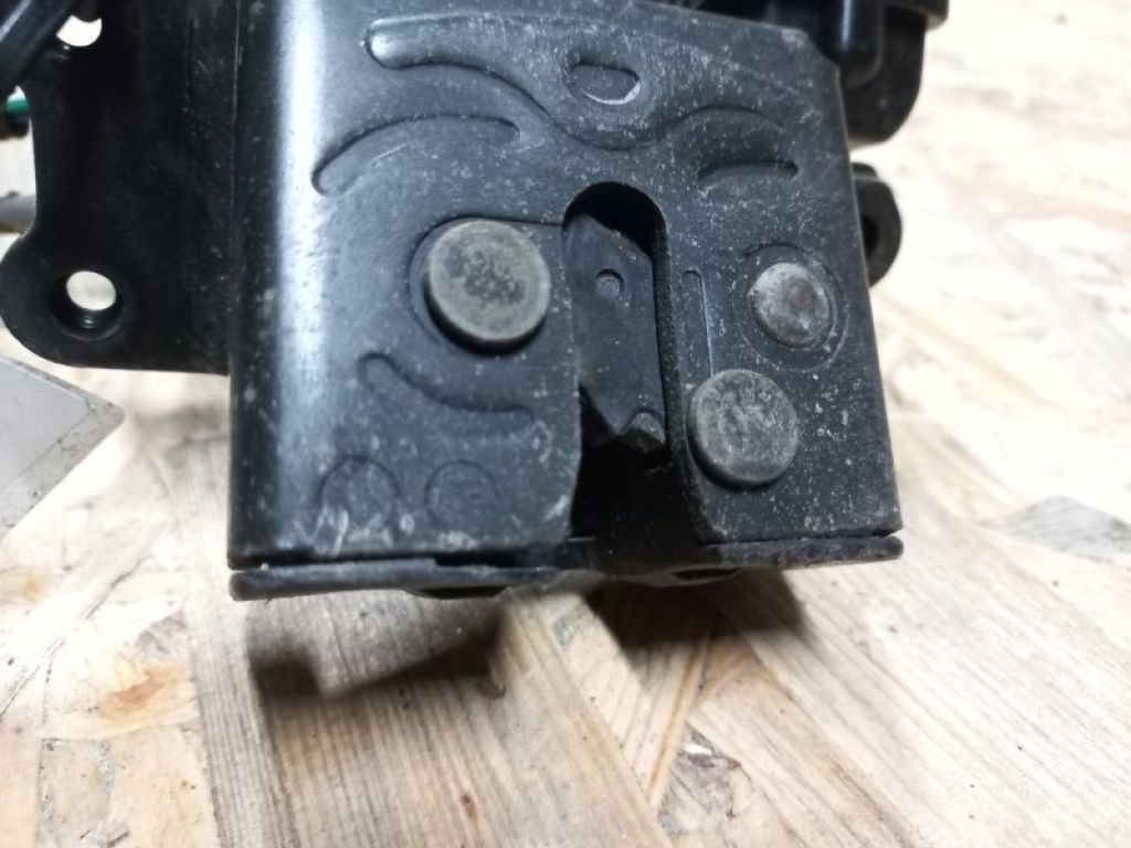 Замок крышки багажника TOYOTA HIGHLANDER 01-07 - Фото 4