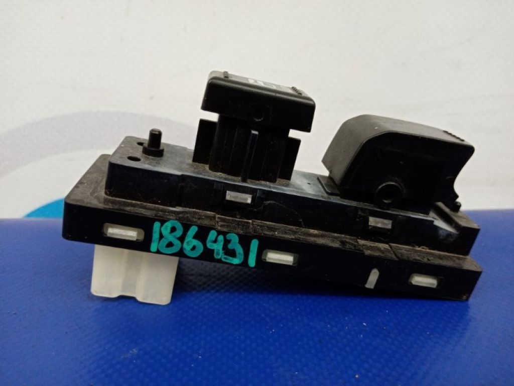 37995-64J00 | Кнопка склопідіймача передн. прав. SUZUKI SX4 06-13 - Фото 2