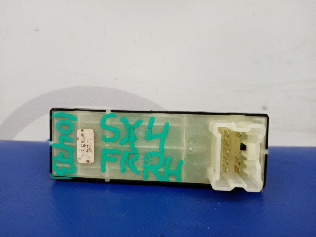 37995-64J00 | Кнопка склопідіймача передн. прав. SUZUKI SX4 06-13 - Фото 3