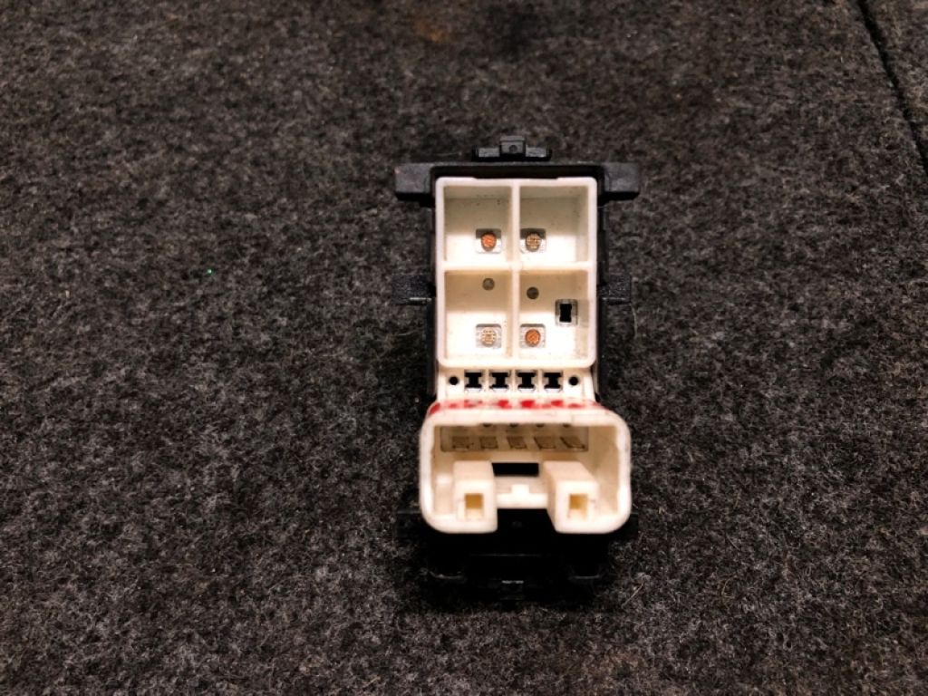 84810-52030 | Кнопка стеклоподъемника TOYOTA CAMRY 40 06-11 - Фото 3