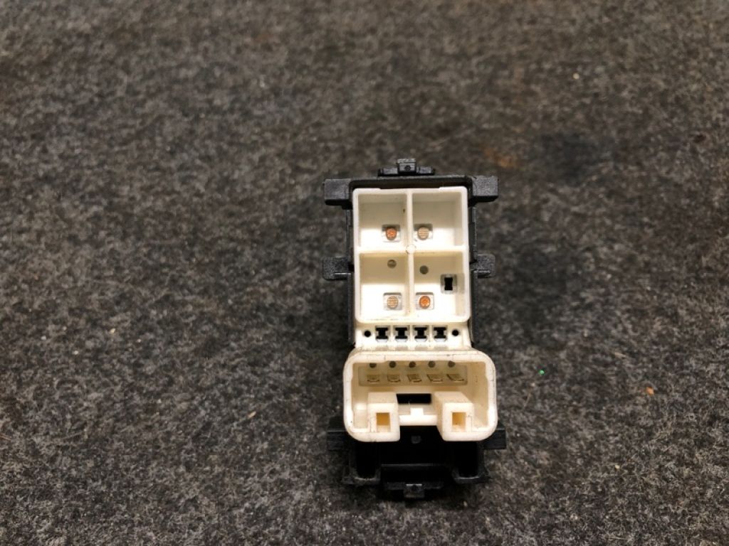 84810-52030 | Кнопка стеклоподъемника TOYOTA CAMRY 40 06-11 - Фото 3