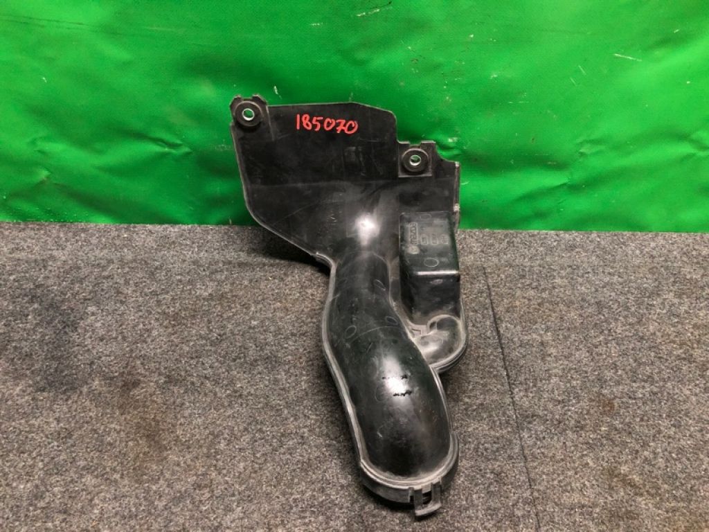 L33D-13-200A | Повітрозабірник MAZDA CX-7 06-12 - Фото 4