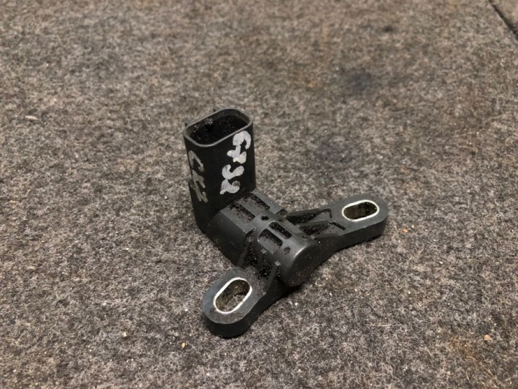 L3K9-18-221A | Датчик положения коленвала MAZDA CX-7 06-12