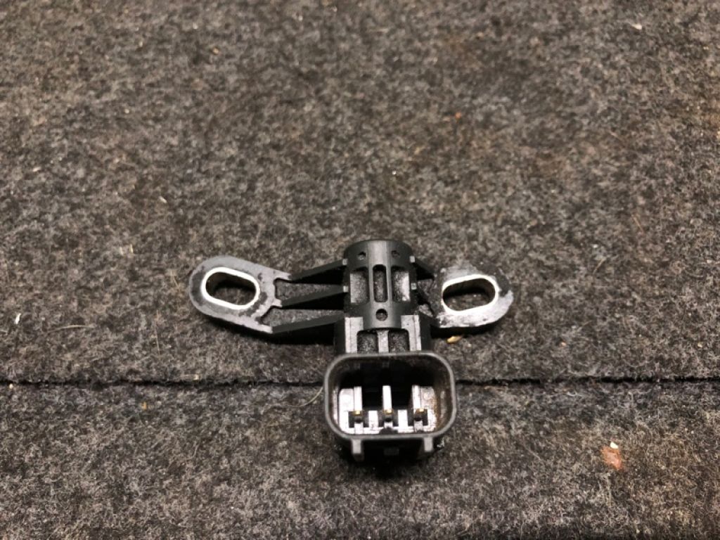 L3K9-18-221A | Датчик положения коленвала MAZDA CX-7 06-12 - Фото 3