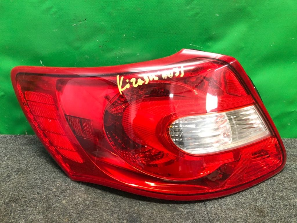 35670-57L00 | Фонарь наружный задн. лев. SUZUKI KIZASHI 09-14