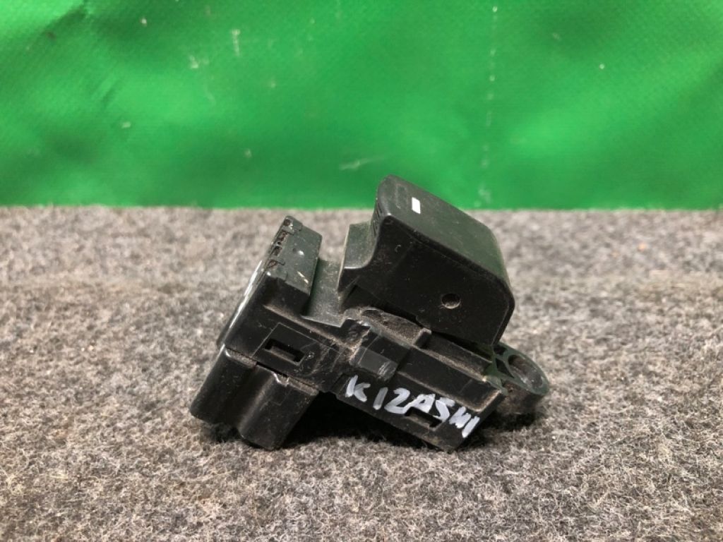 37995-57L20 | Кнопка склопідіймача задн. SUZUKI KIZASHI 09-14