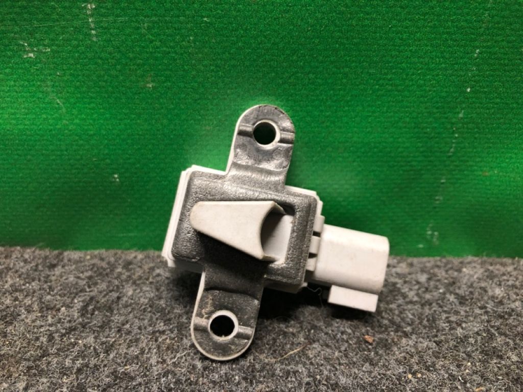 38930-57L10 | Датчик удару SUZUKI KIZASHI 09-14 - Фото 2