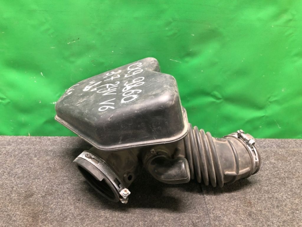 CY01-13-220A | Патрубок воздушного фильтра MAZDA CX-9 06-16