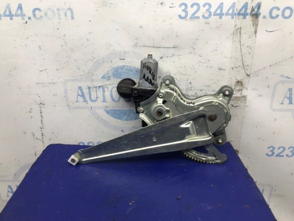 69803-12180 | Склопідйомник задн. прав. TOYOTA AURIS 06-12