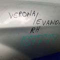 57600-86Z00 | Крило переднє прав. SUZUKI VERONA 03-06 - Прев'ю 2