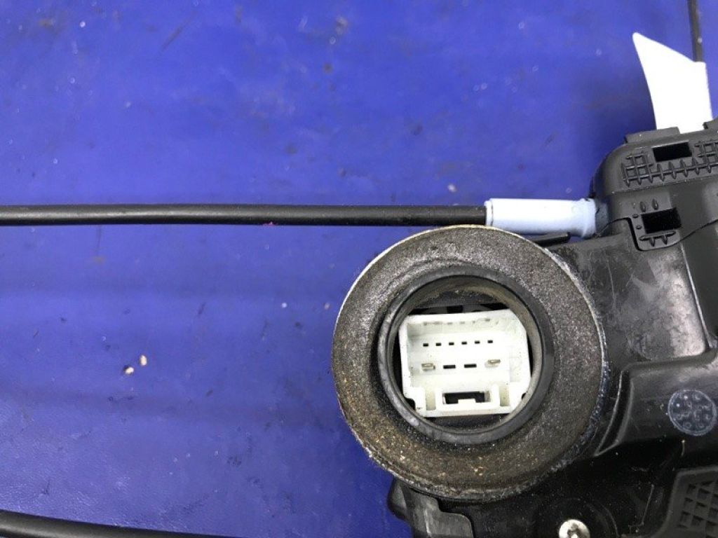 69060-42020 | Замок двері задн. лів. TOYOTA AURIS 06-12 - Фото 4