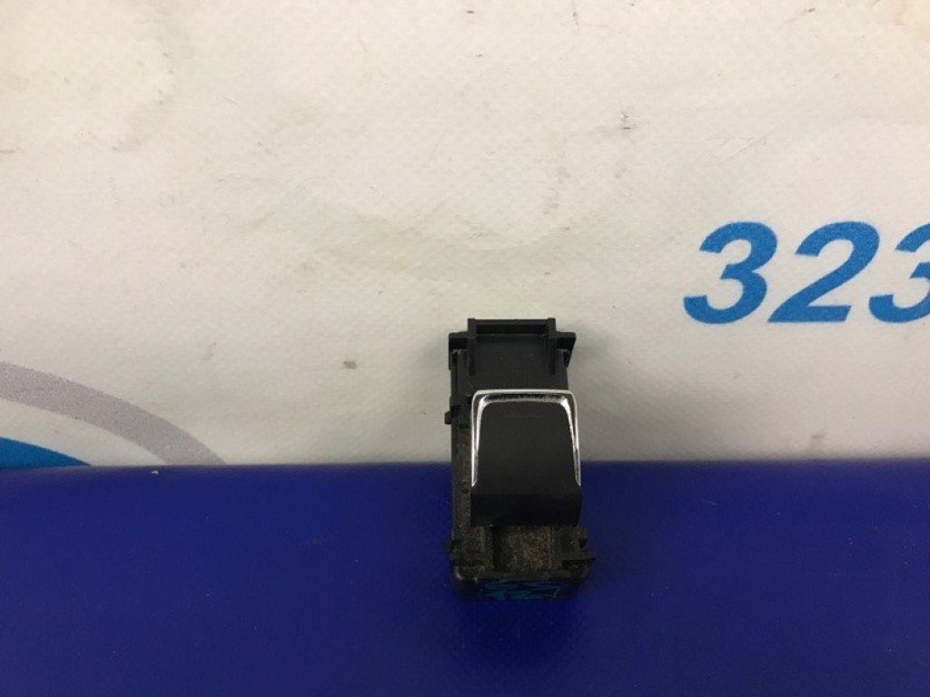 84810-48050 | Кнопка склопідіймача задн. лів. LEXUS GS 12-