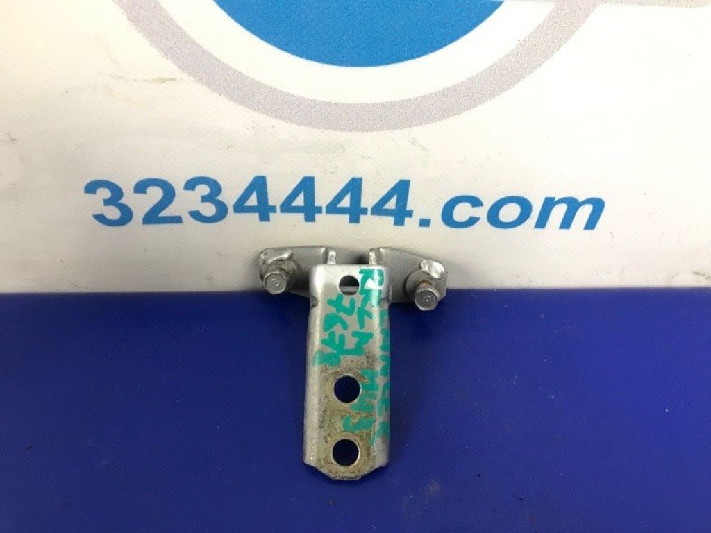 MR302271 | Петля двері нижня задн. лів. MITSUBISHI LANCER IX 9 03-07