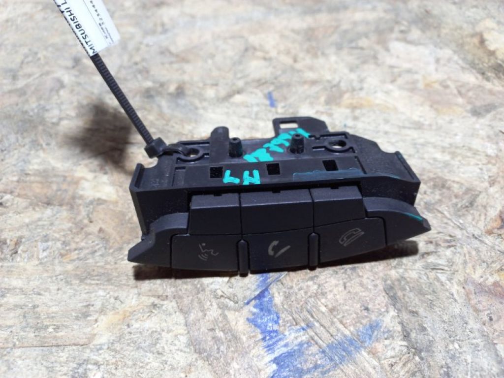 8750A021 | Кнопки руля лів. MITSUBISHI LANCER X 10 07-15